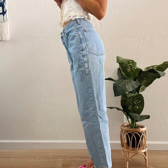 Vintage Light Wash High Rise Straight Leg Mom Jeans - Picture 4 of 7